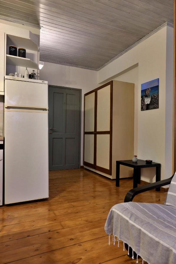 Helianthi Chrissi Akti Chania