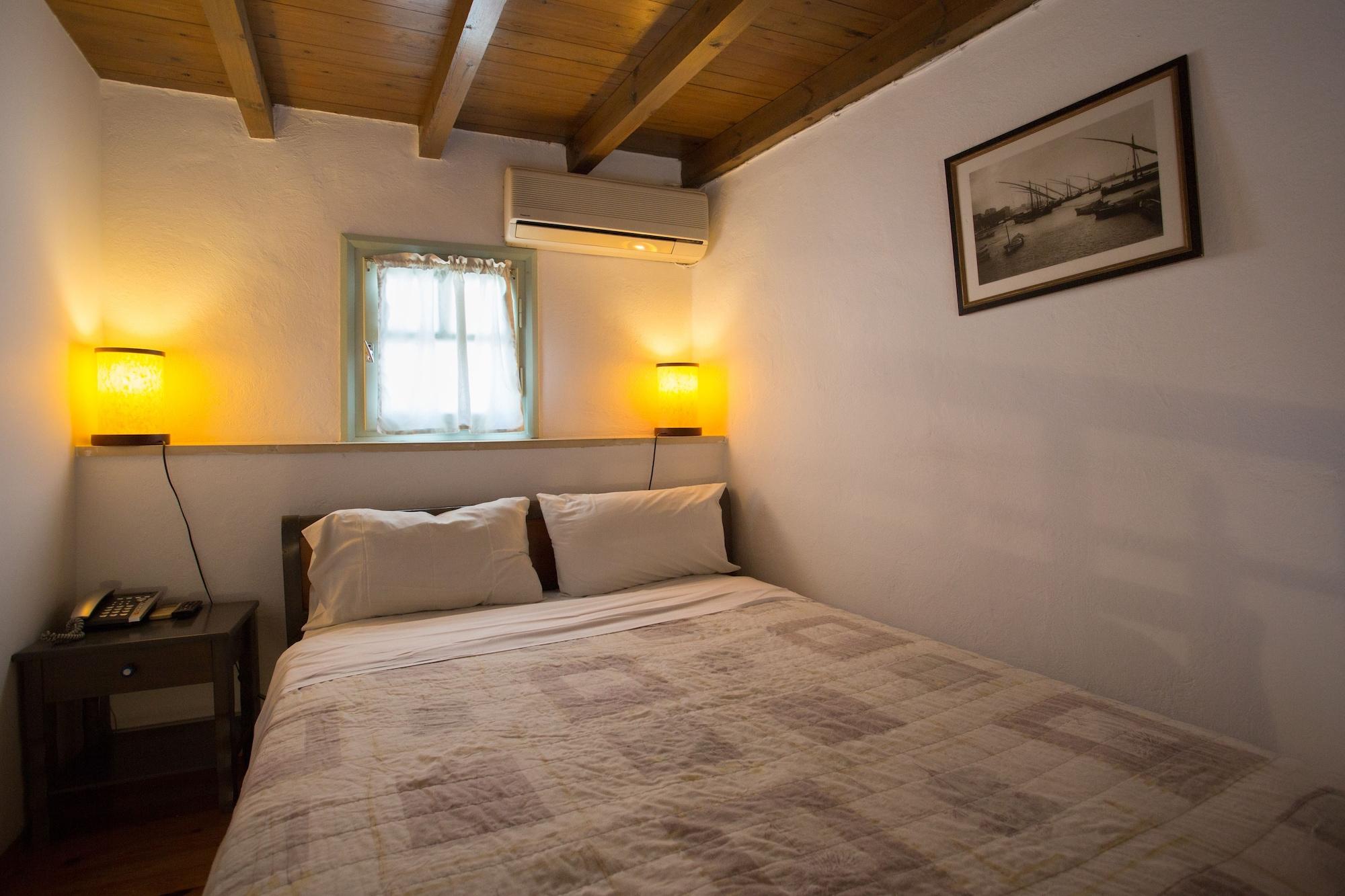 Nostos Aparthotel 3*