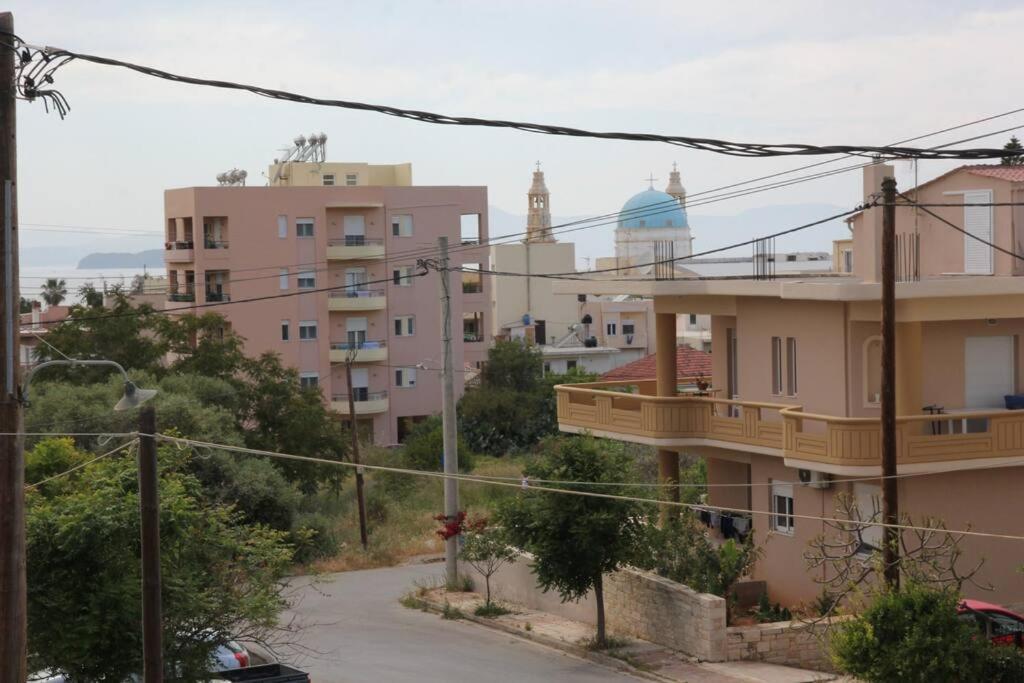άνετο και πολυτελές οροφοδιαμέρισμα 2 Chrissi Akti Chania