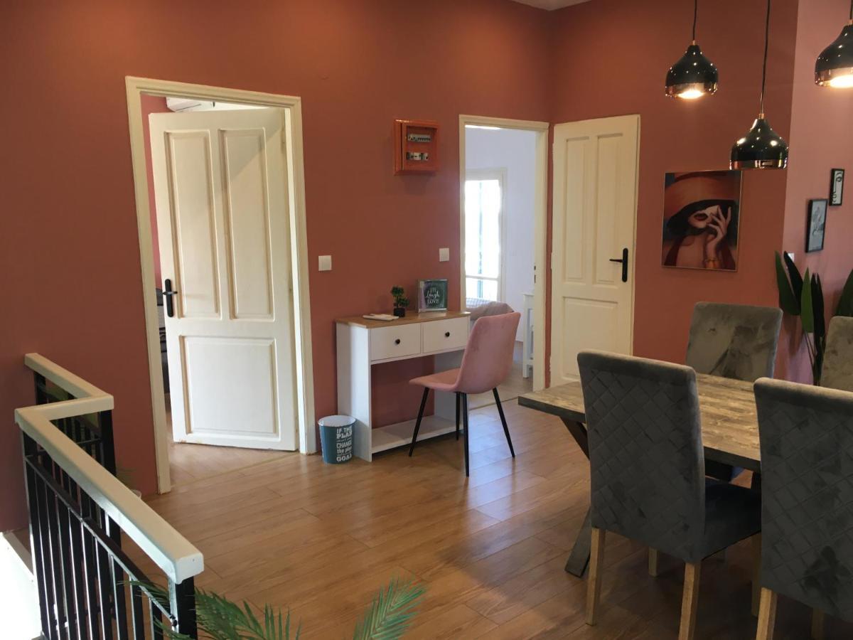 άνετο και πολυτελές οροφοδιαμέρισμα 2 Apartamento *