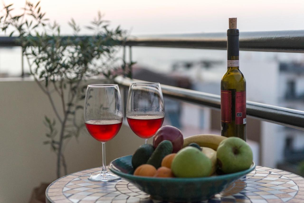 Enjoy Sunsets At Fully Equipped Seaside Apartment