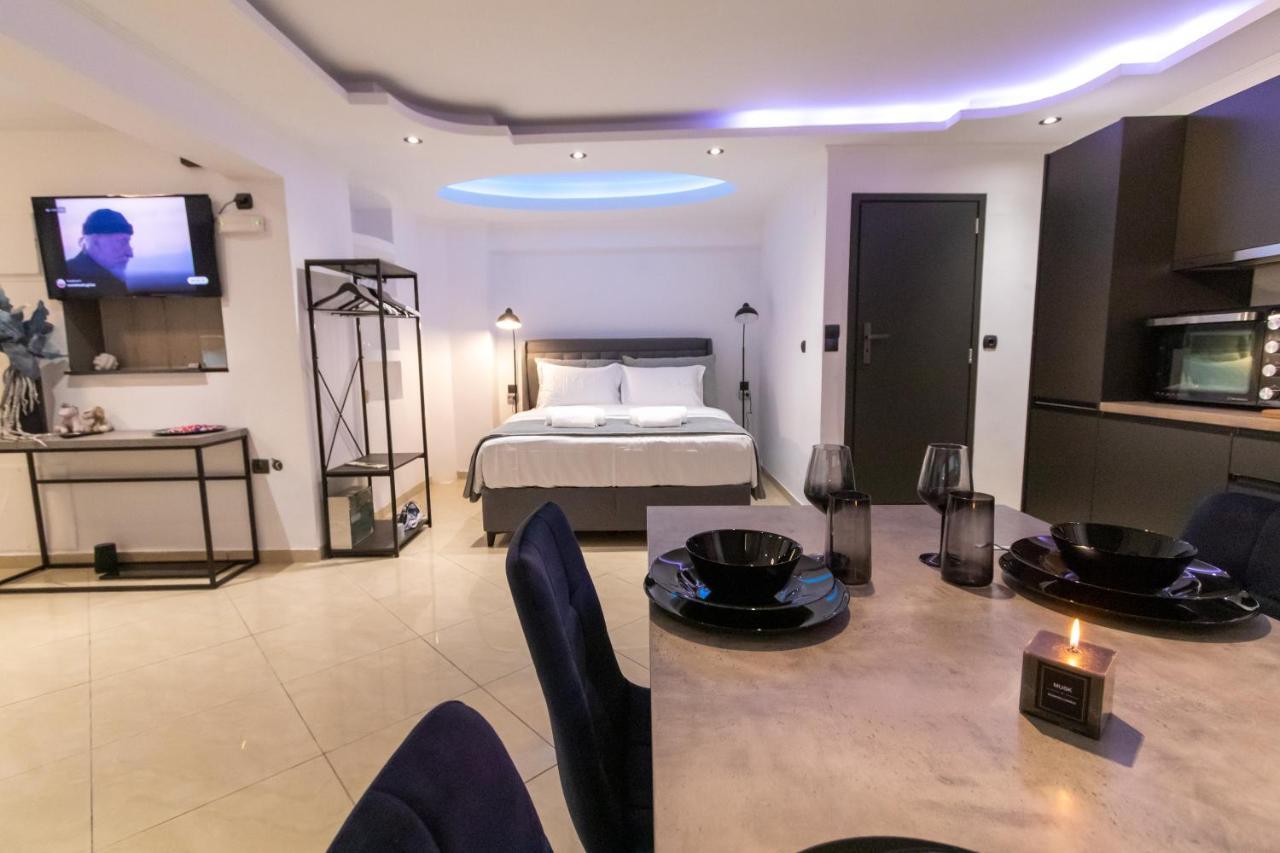 Black Apartment