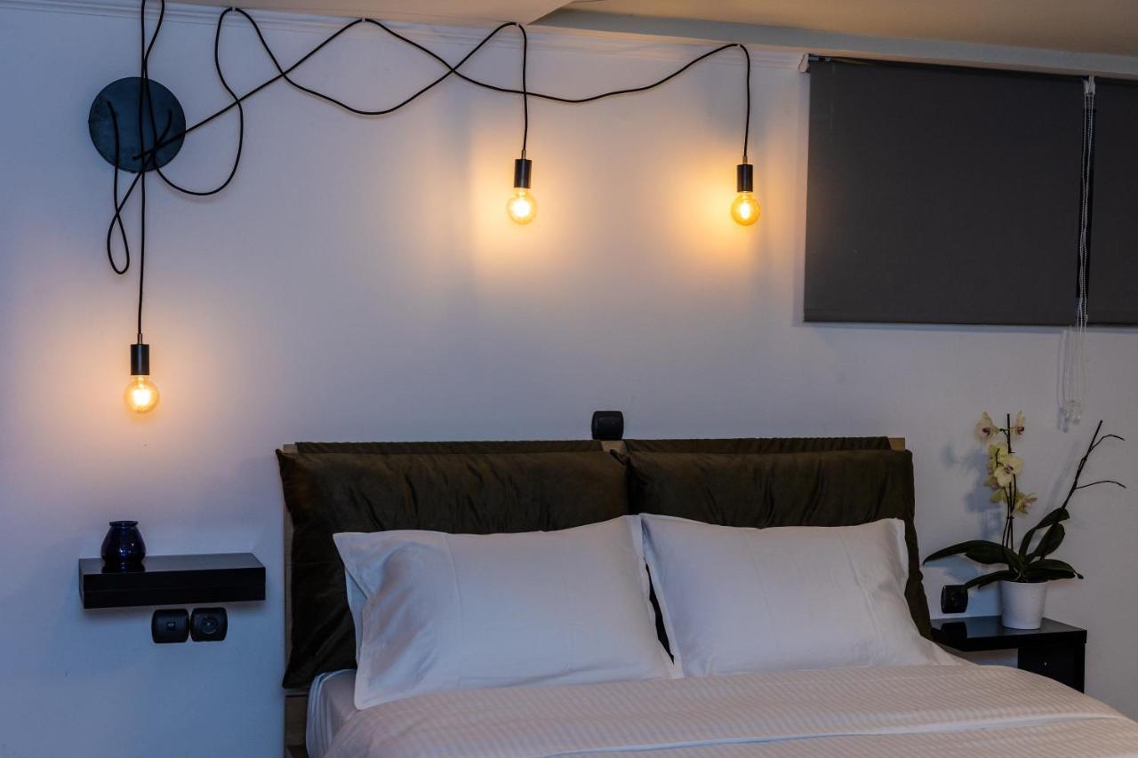 Black Apartment