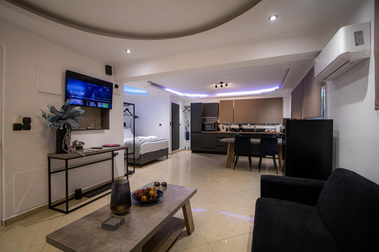 Black Apartment *