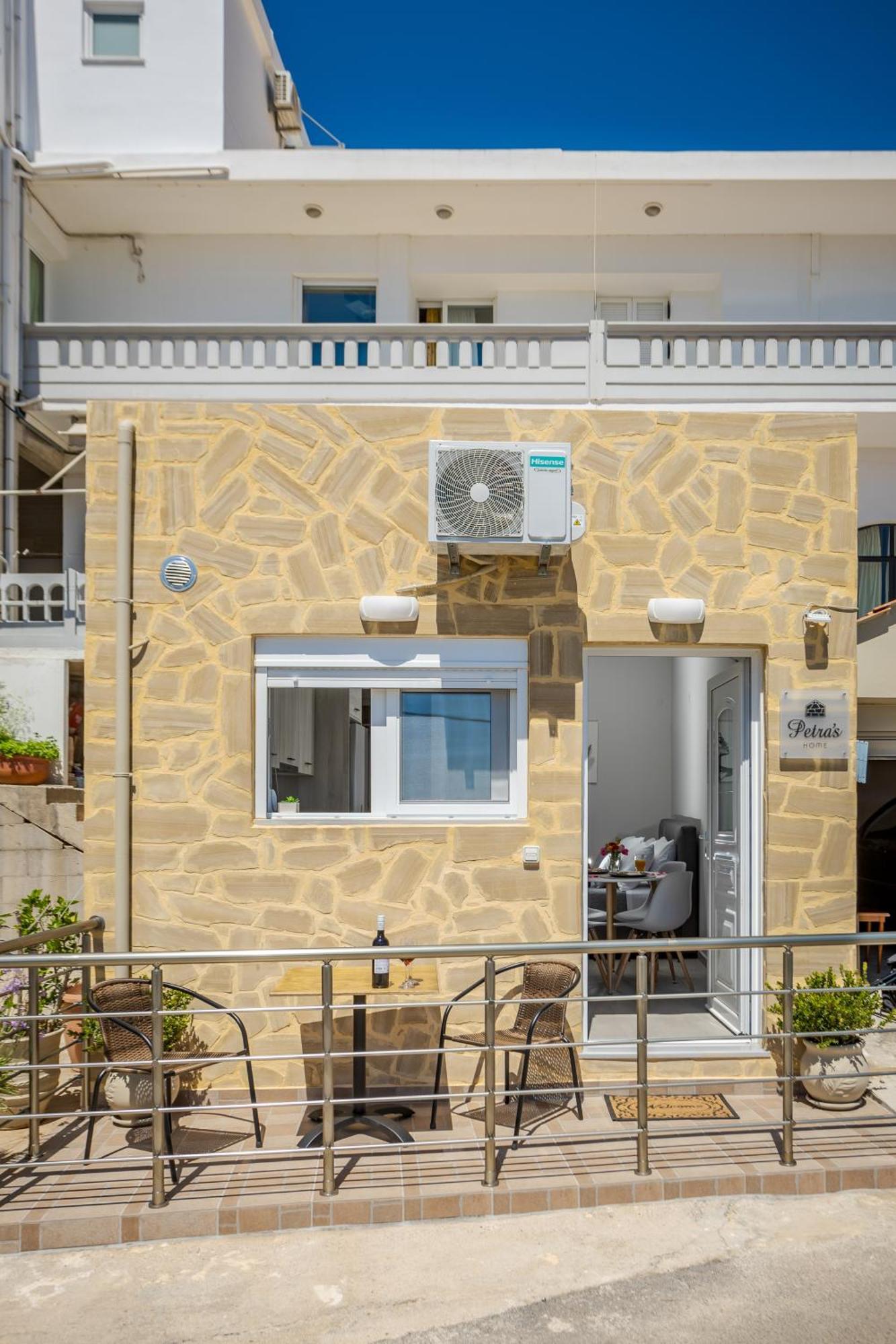 Petra's Charming Home, 500m To * Chania (Crete)