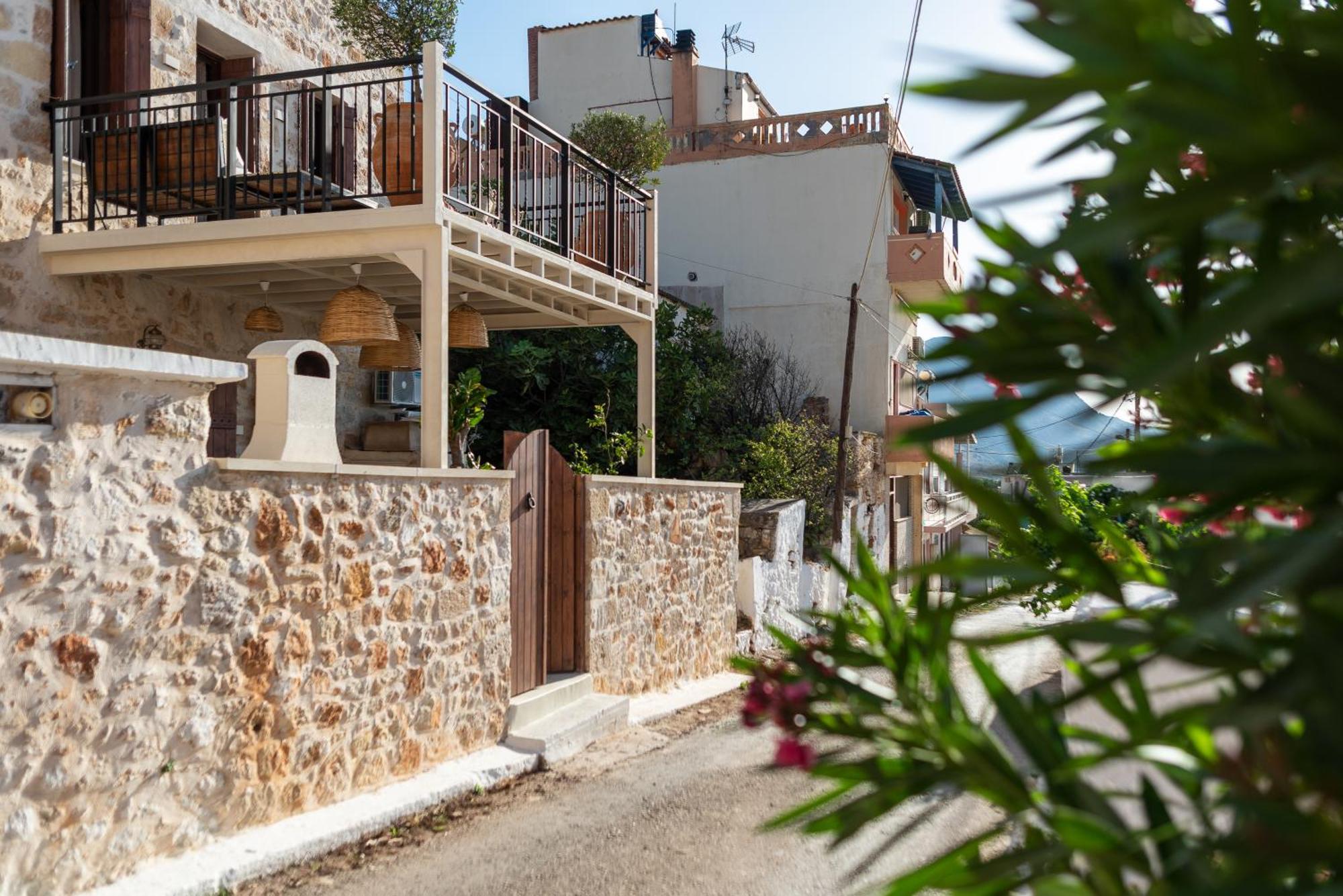 Villa Delta-rho *