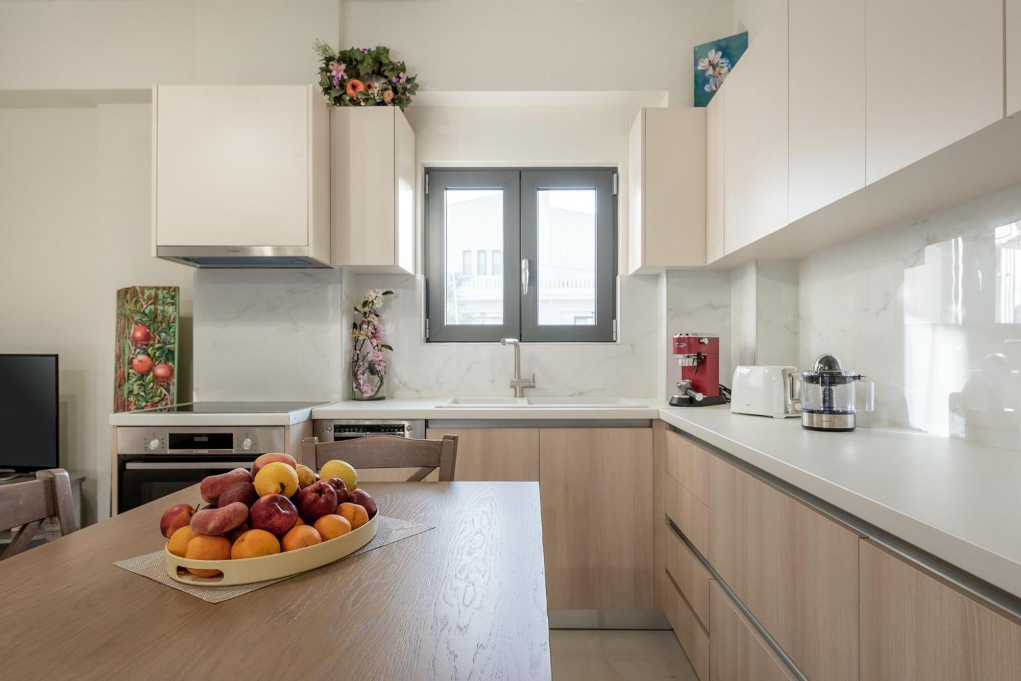 Newbulit 1km From The Center Of Chania *