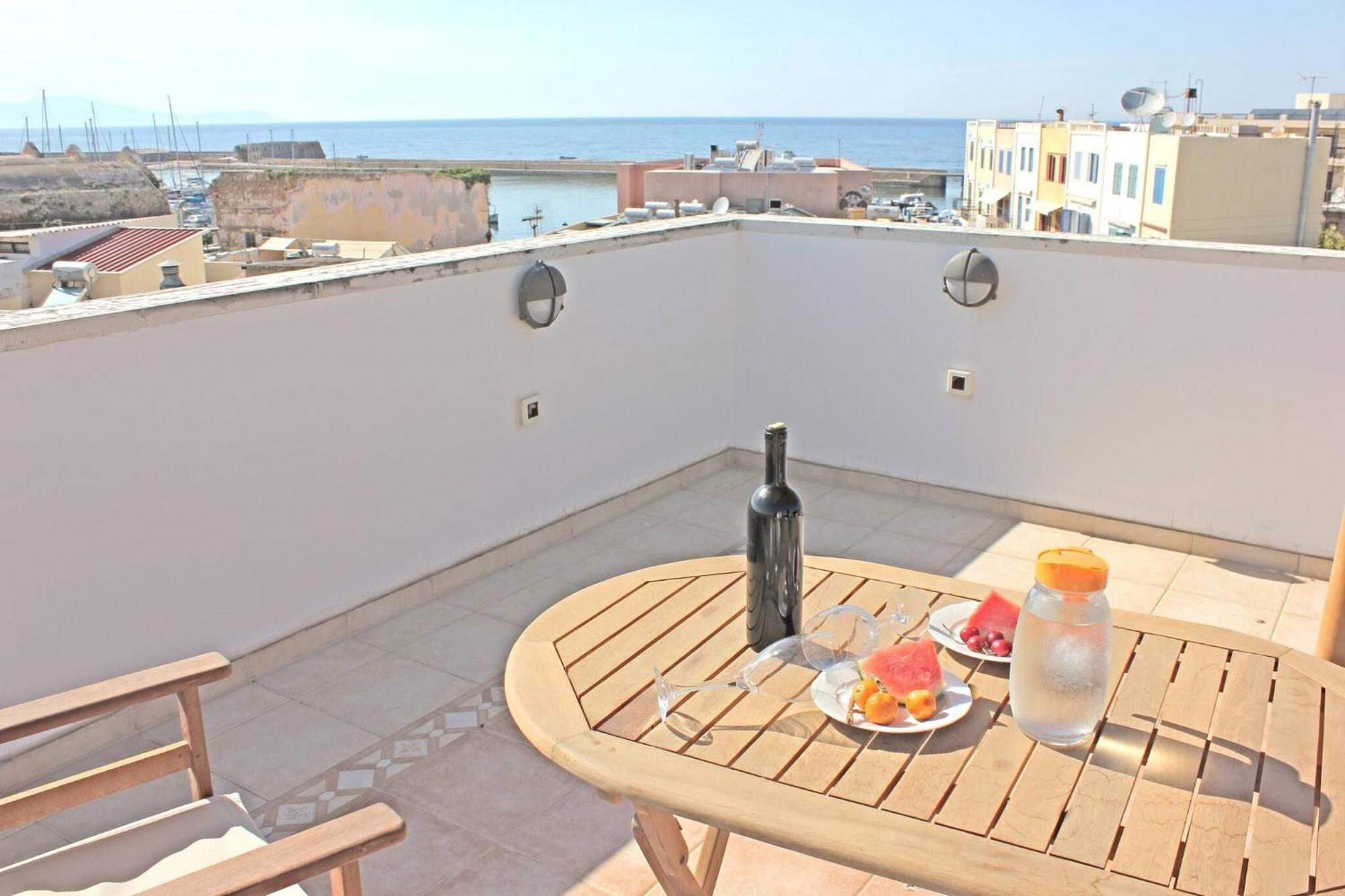 Ferienhaus Luxurious Venetian 3 Floor House In The Old Port