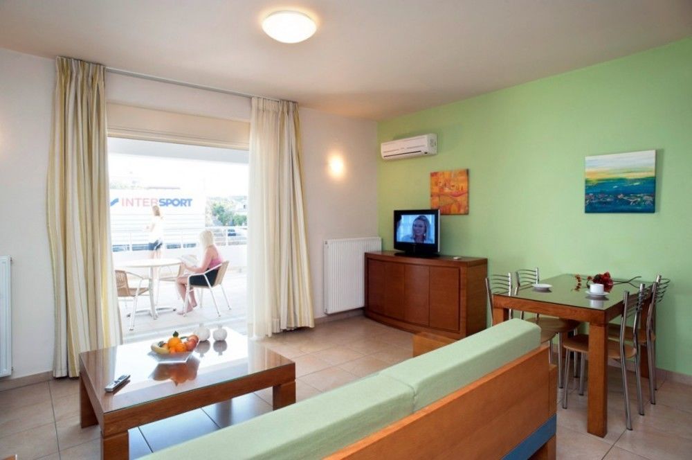Aparthotel Kedrissos 3*