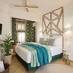 Kaizen Chania - New Central Apartment Just 350M Away With Private Jacuzzi And Free Parking!