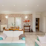 Aura Estate
