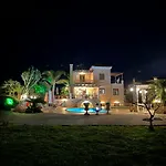 Yellow Octopus Villa