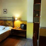 Alexandros Studios & Apartments