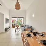 Casseiopia 5 Bedroom Villa On Beach With Pool
