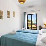 Sun Beach Apartment In Chania 3