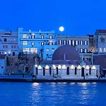 Amphitrite Hotel