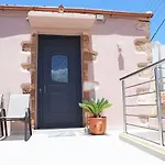 Dimitriοs Stone Apartment