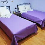 Alexandra\'S Art Apartment