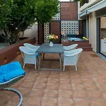 J&V Luxury Suites