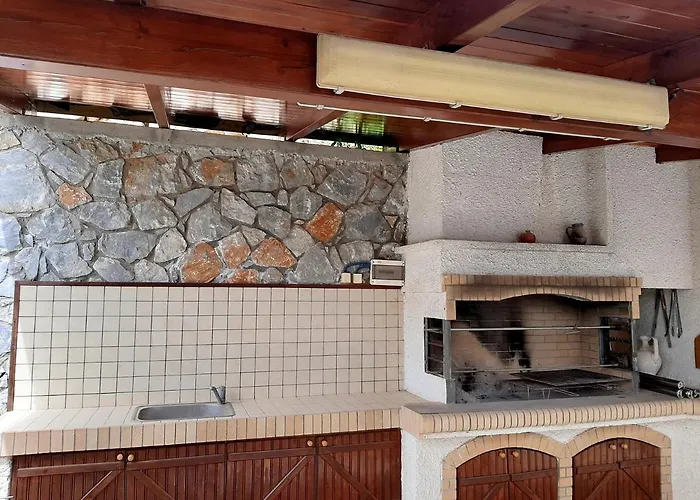 Iro\'S House