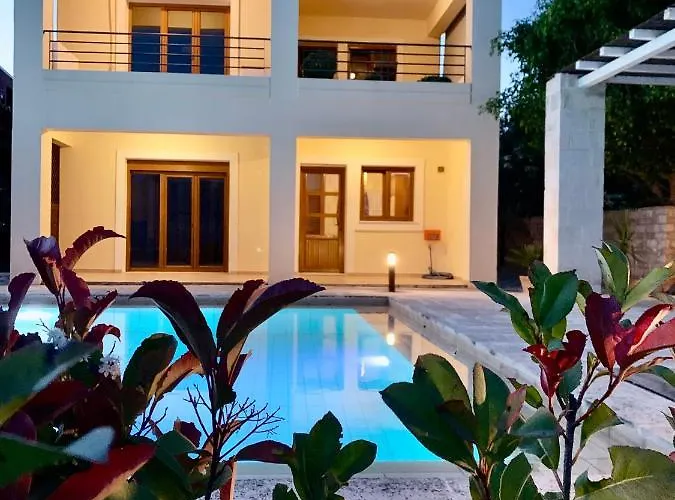 Aggelos And Thisbe Chania Suburbs Sea View Guest House