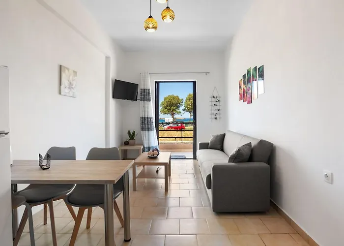 Sun Beach Apartment In Chania 3