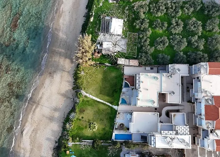 Adelphes Beachfront Apartment With Direct Connection To The Beach