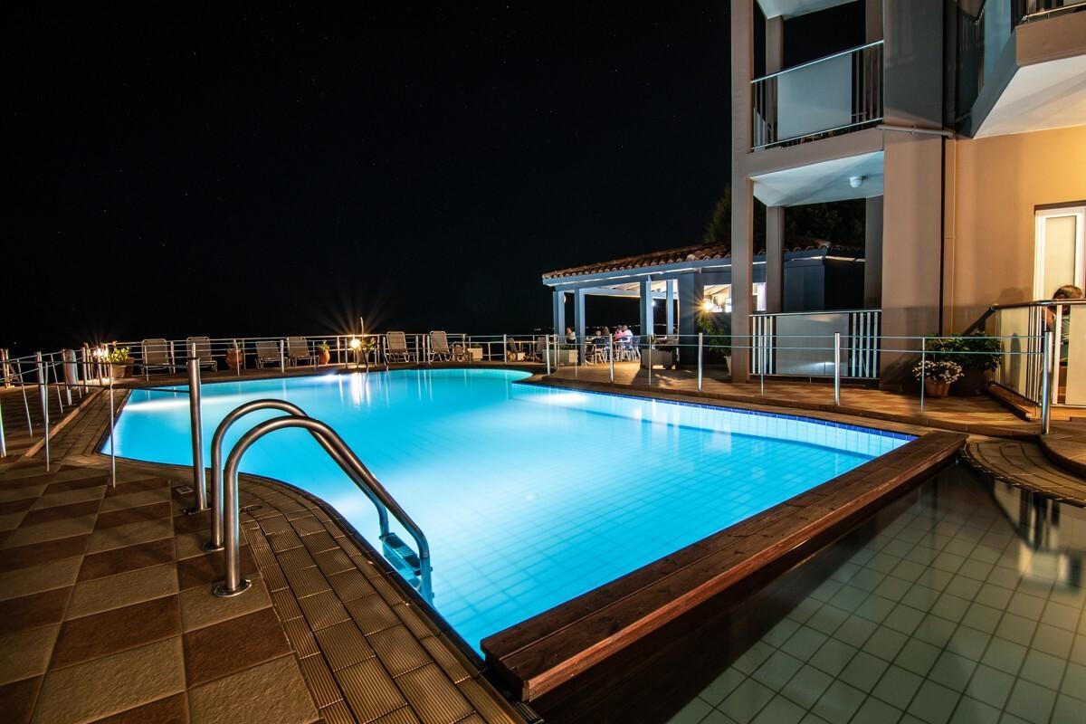 Girogiali - Adults Only 3*