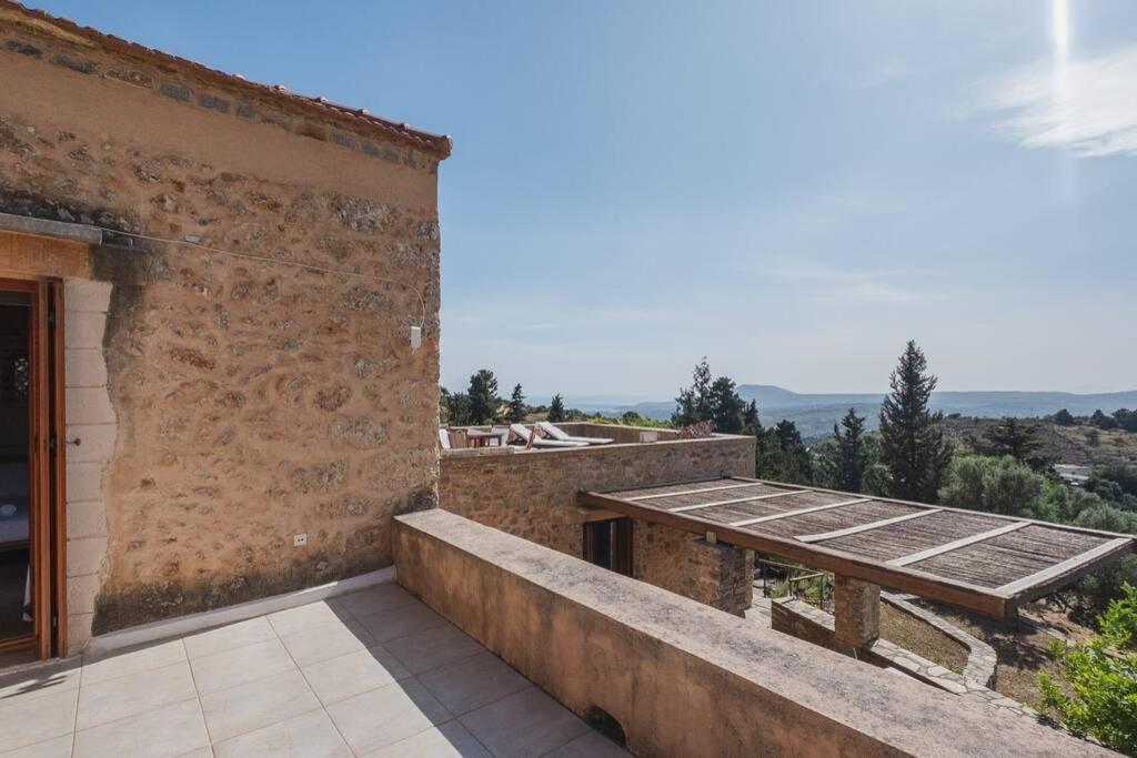 Kalogra - Architect With Breathtaking Views Villa