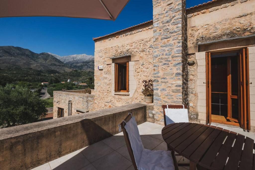 Villa Kalogra - Architect With Breathtaking Views Chania (Crete)