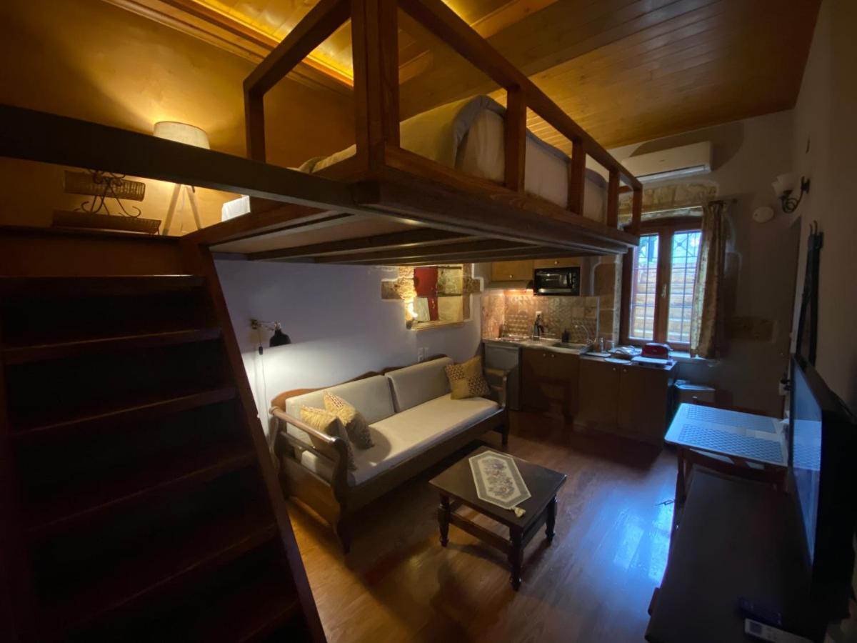 Casa de férias Microcosmos Halepas Chrissi Akti Chania