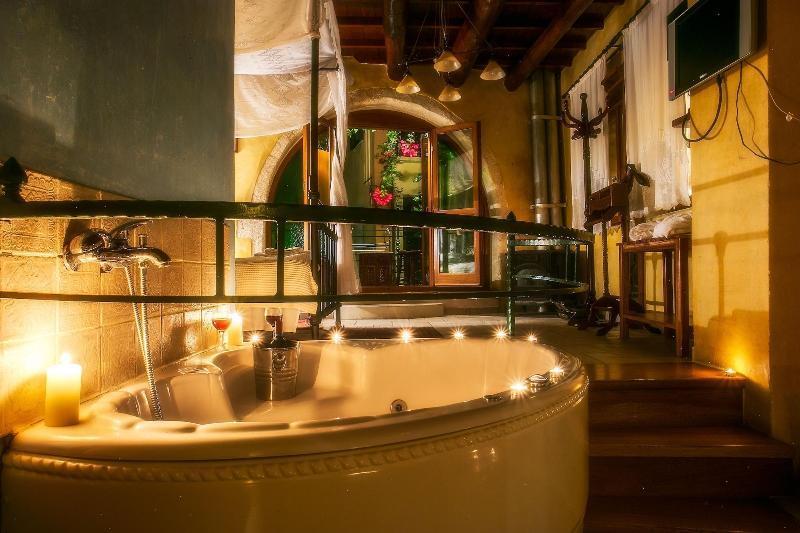 Ifigenia Lux Maisonette In Oldtown And In Theriso Vilage 14 Km Outside Of Chania * Chania (Crete)