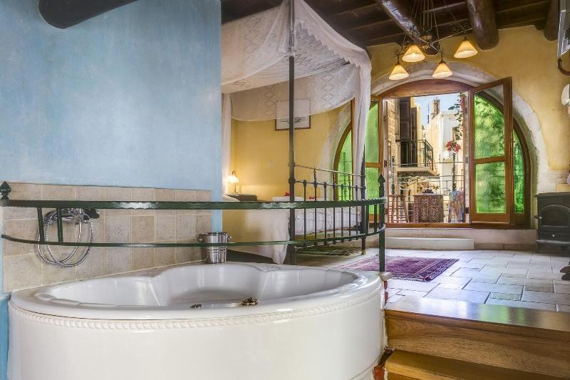 Ifigenia Lux Maisonette In Oldtown And In Theriso Vilage 14 Km Outside Of Chania Apartment