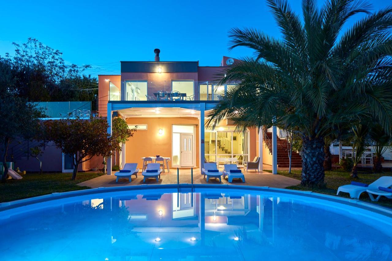 Seafront Longobardi Villa *