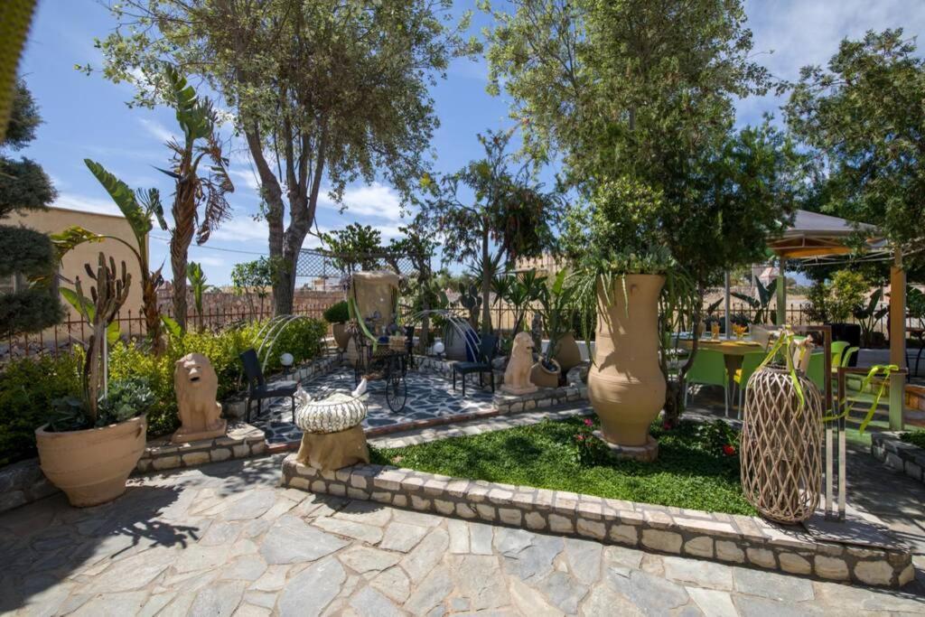 Renas Secret Garden House Holiday home