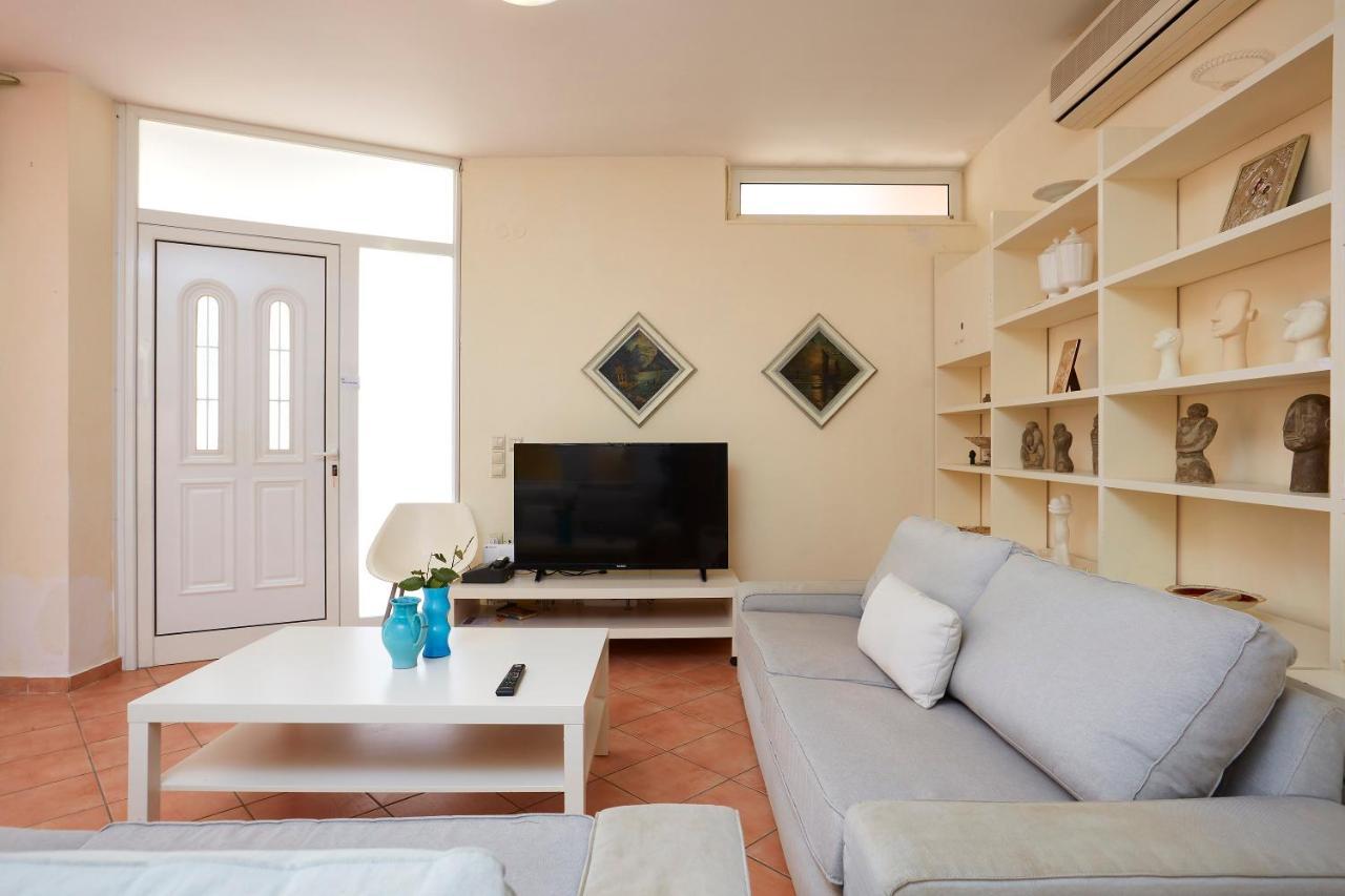 Villa Seafront Longobardi Chania (Crete)