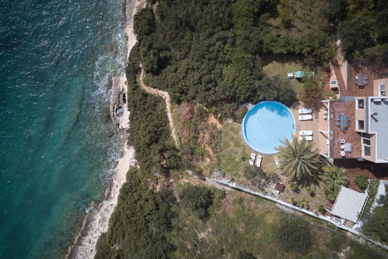 Villa Seafront Longobardi