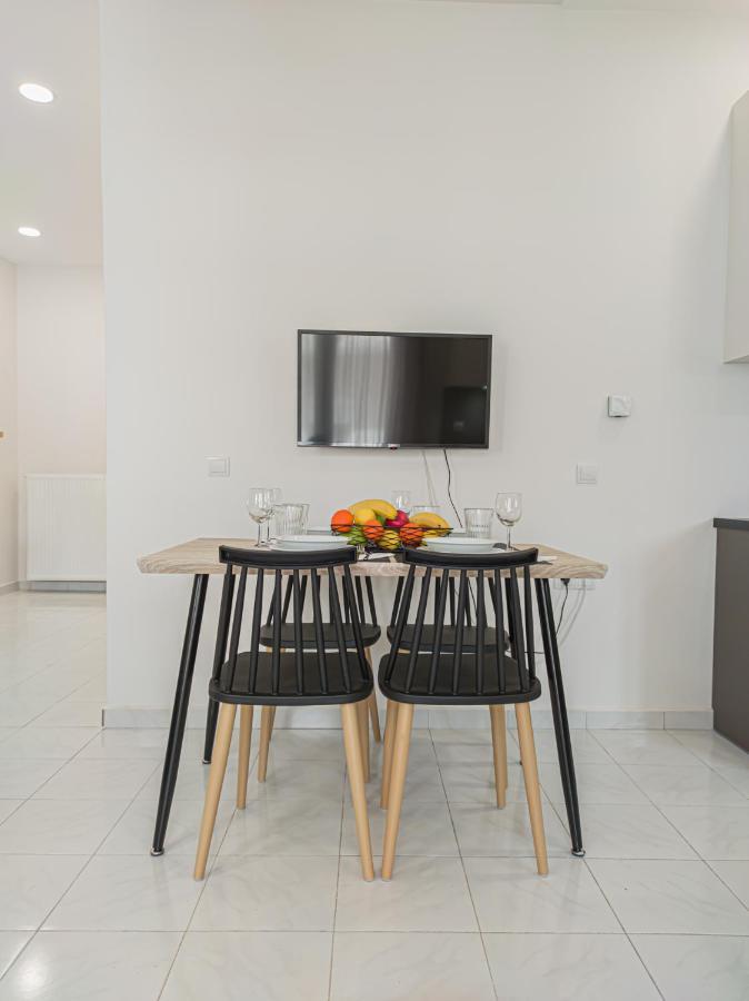 Fully Renovated In The Centre With Roof Garden! 3 Minutes From The Bus Station And 6 Minutes From The Old Town