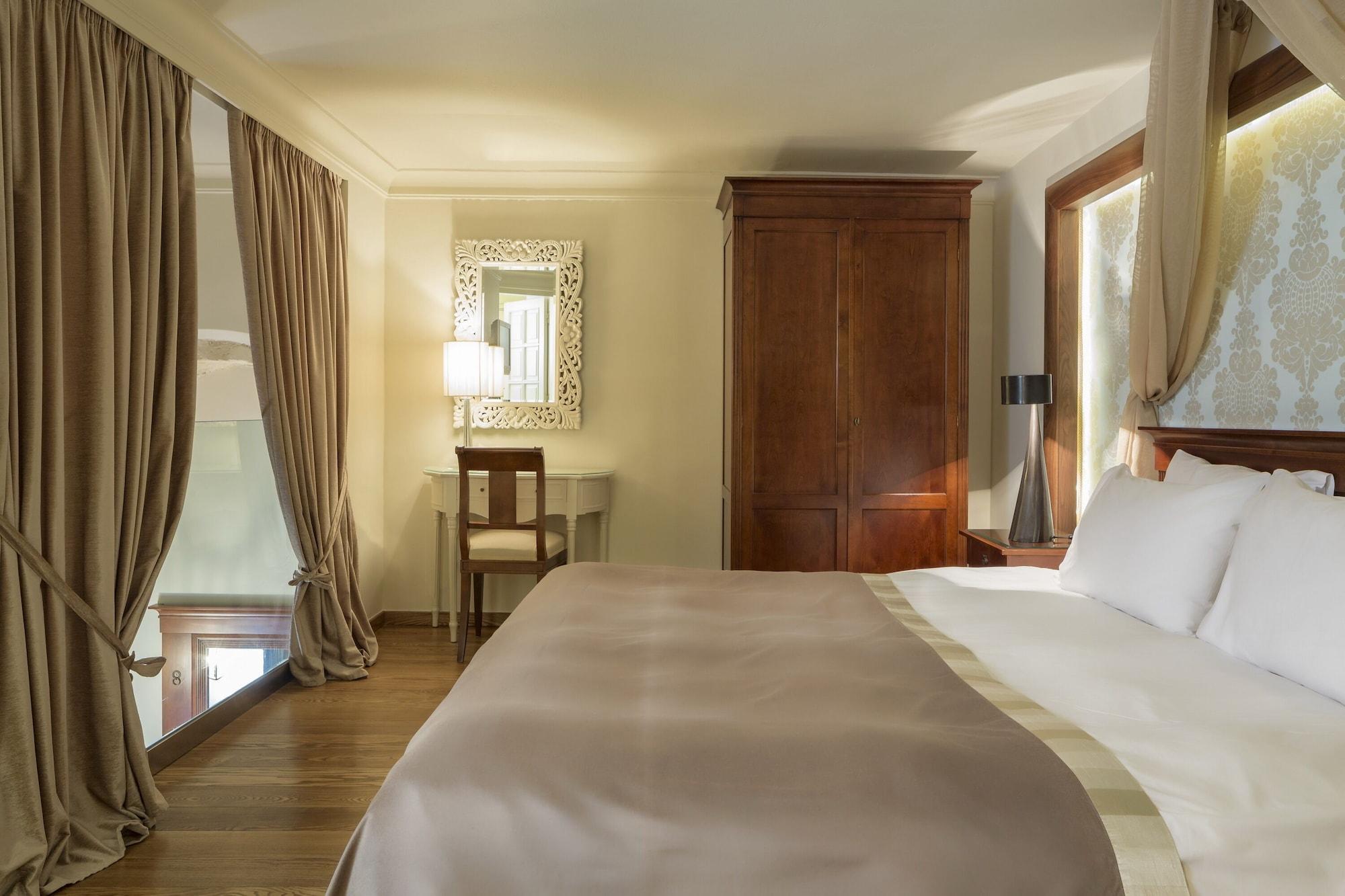 Casa Delfino & 5* Chania (Crete)