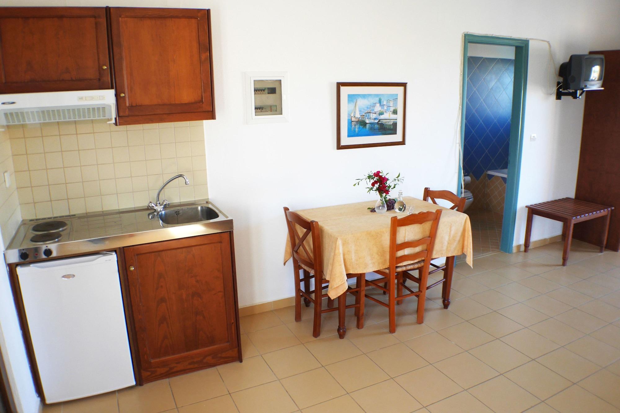 Areti Aparthotel 2*