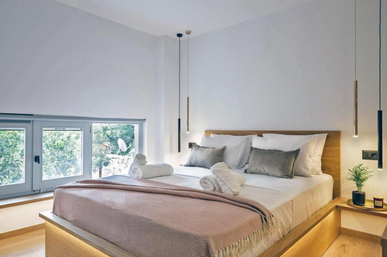 Arch 4 Luxury Living Apartment