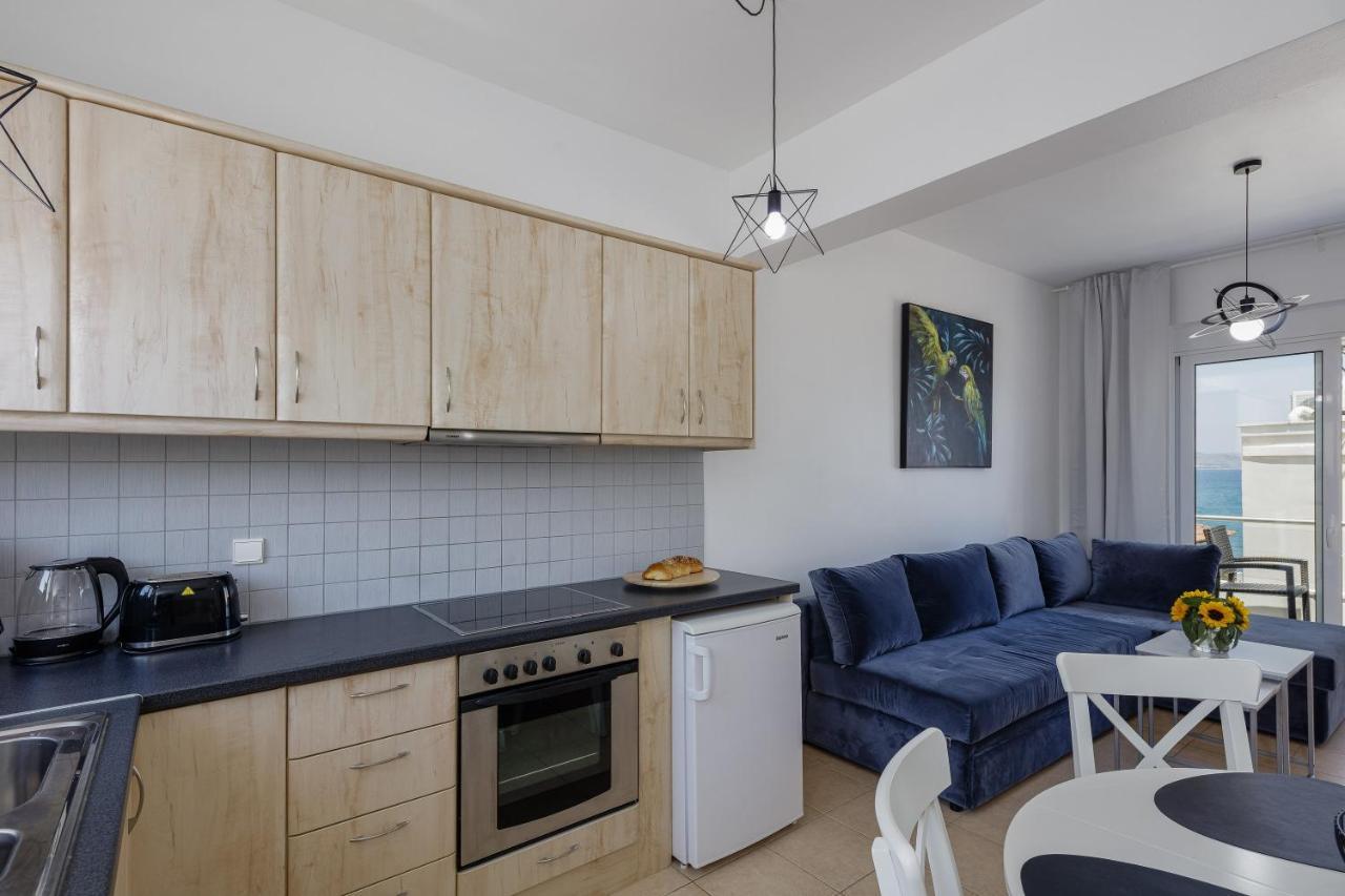 Adelphes Beachfront With Direct Connection To The * Chania (Crete)