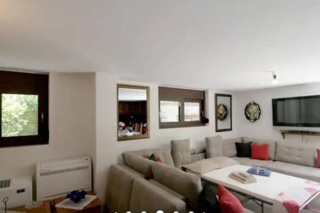 Apartment With Premium Facilities *
