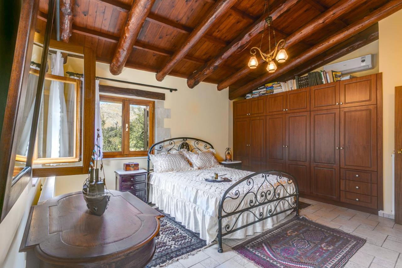 Ifigenia Lux Maisonette In Oldtown And In Theriso Vilage 14 Km Outside Of Chania Chania (Crete)