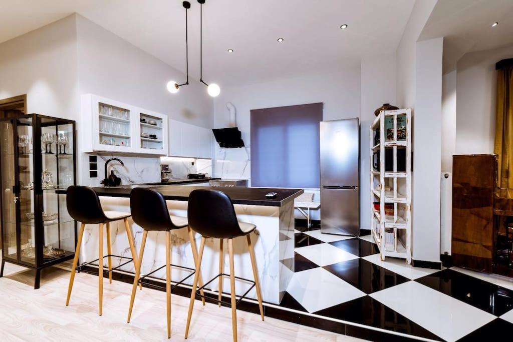 Mp3- An Extraordinary Place Apartment