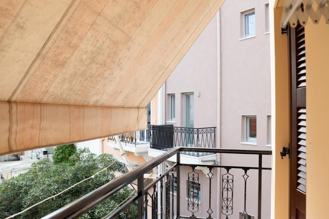 Destino Overlooking The Venetian Port Of Chania Apartment *