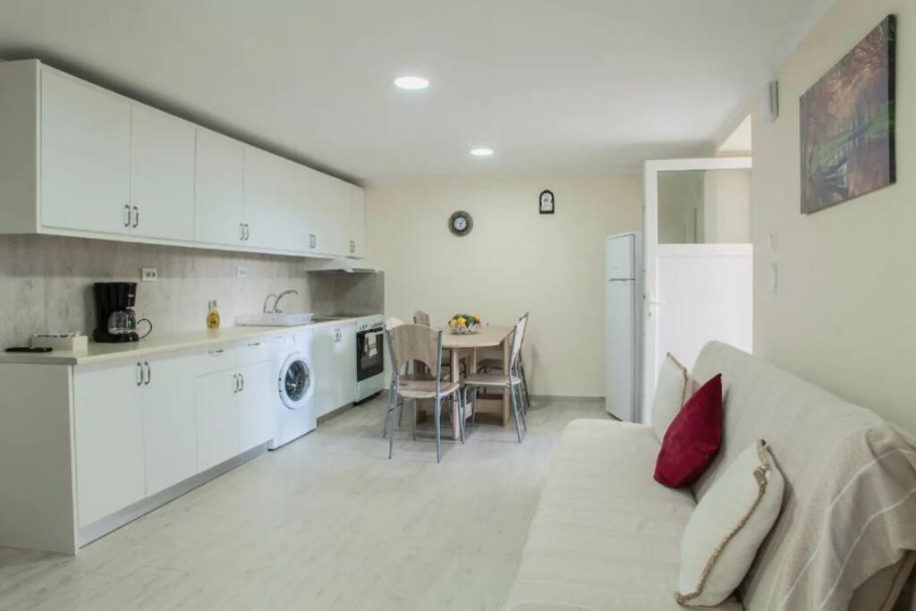 Newly Reconstructed Flat 107sqm! * Chania (Crete)