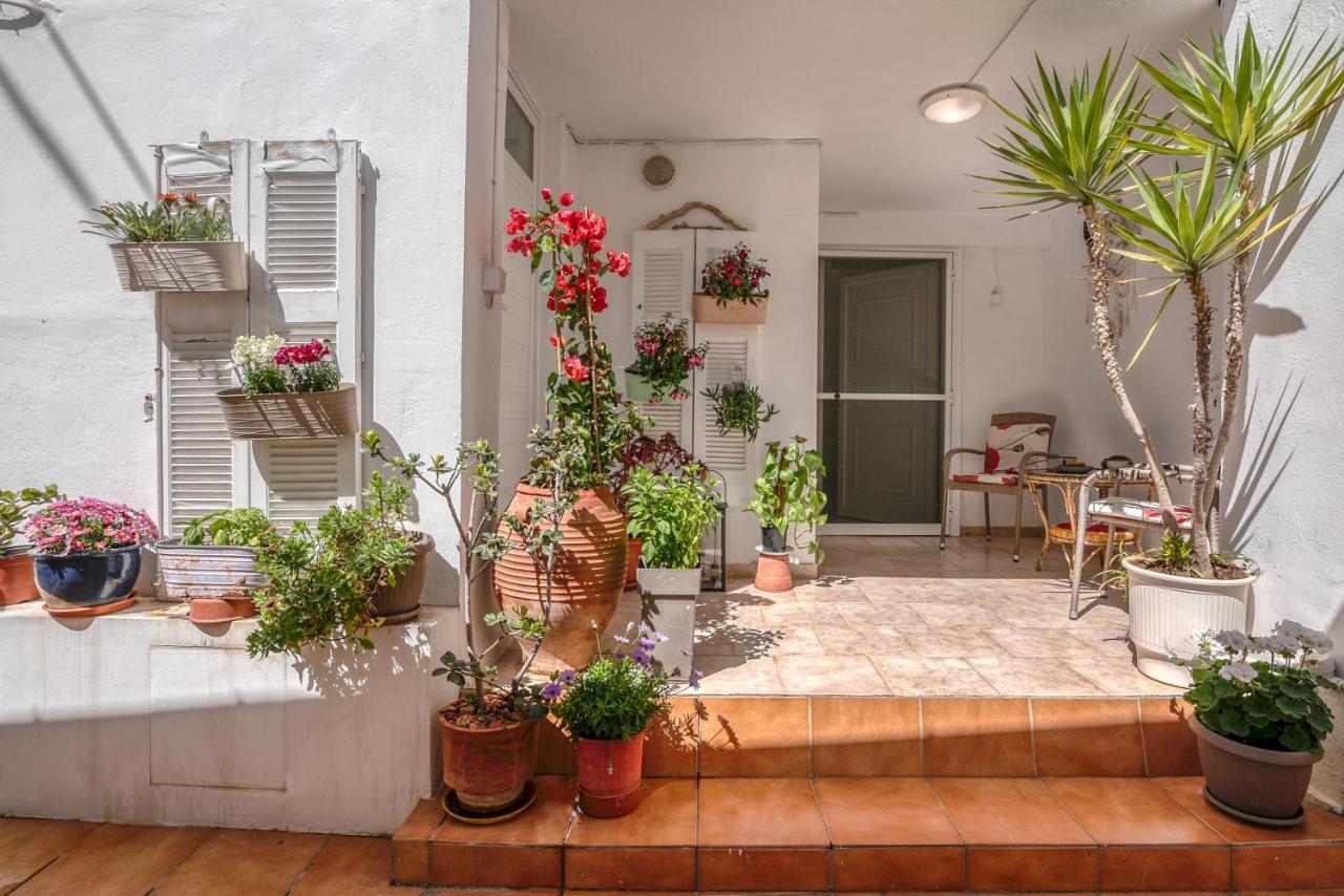 Mp3- An Extraordinary Place * Chania (Crete)