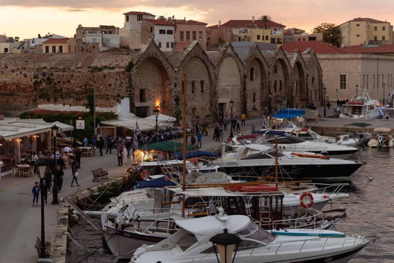 Destino Overlooking The Venetian Port Of Chania Apartment *