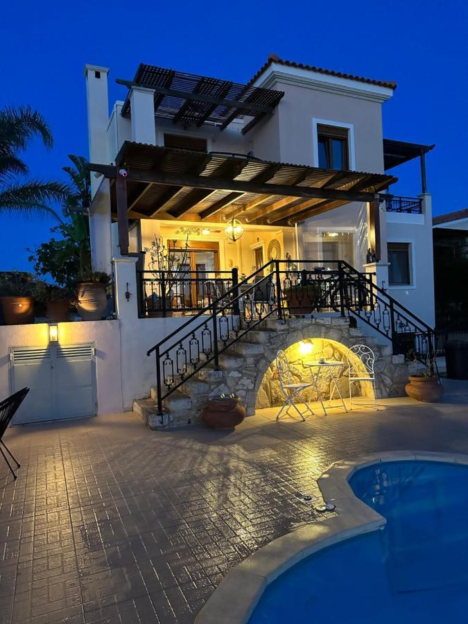 Yellow Octopus Villa